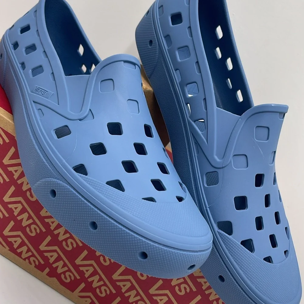 Vans • WMNS Slip-On Trk
Captains Blue
VN0A5HF8ZR8
Sneakers - Picture 8 of 16
